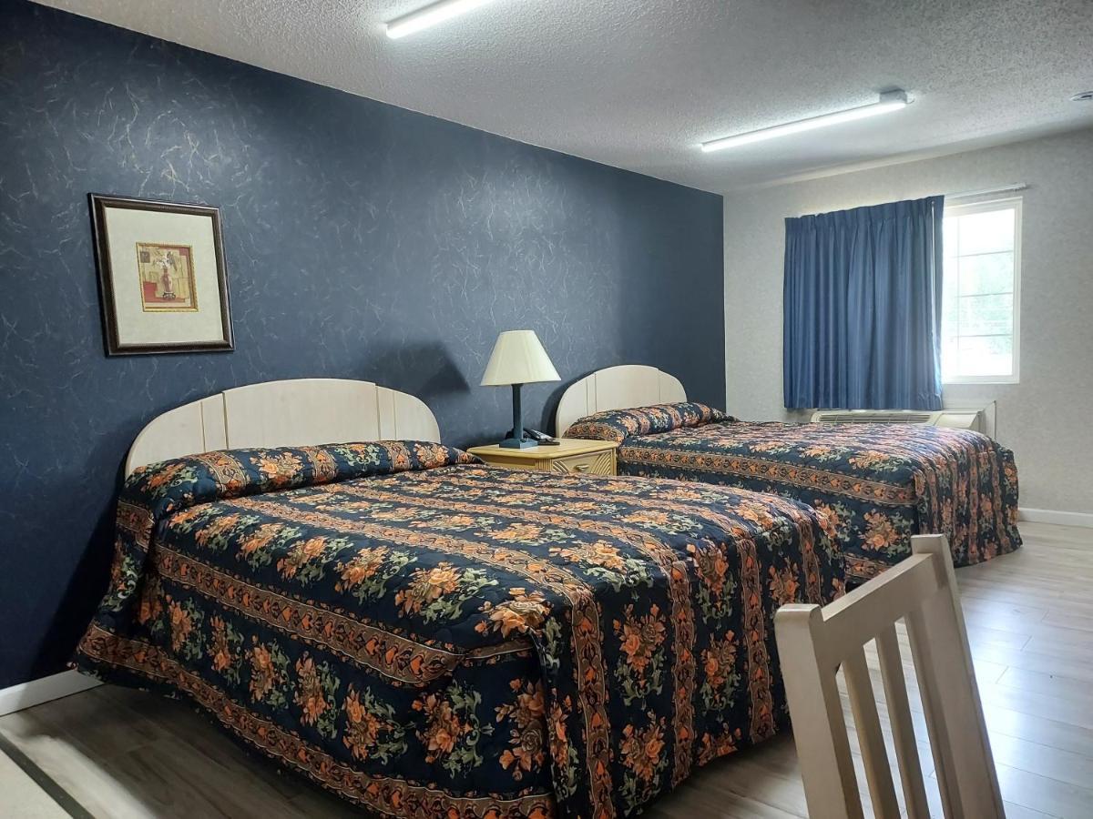 Studio Inn And Suites Галуоей Екстериор снимка