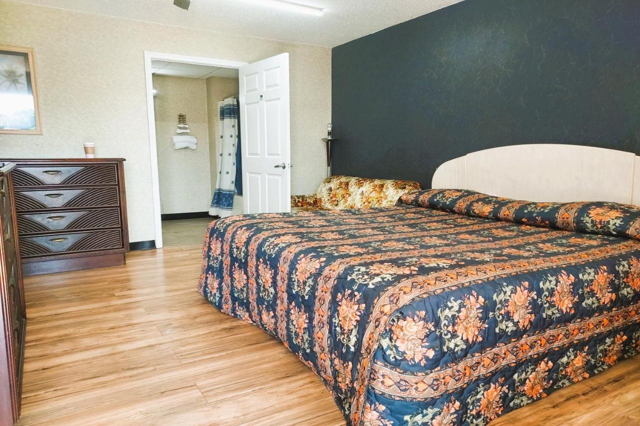 Studio Inn And Suites Галуоей Екстериор снимка