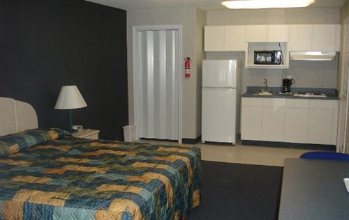 Studio Inn And Suites Галуоей Стая снимка