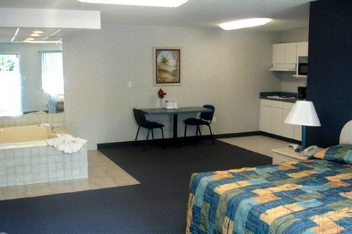 Studio Inn And Suites Галуоей Стая снимка